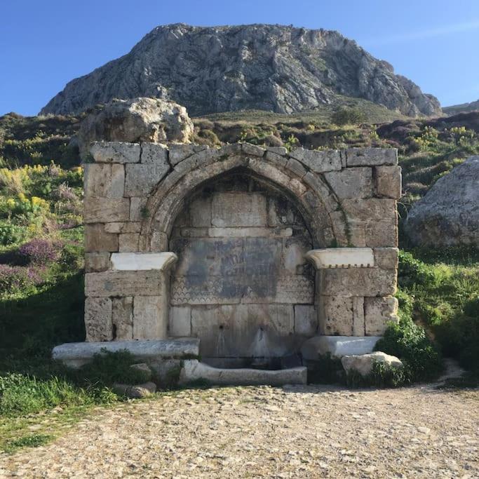 Aνεξάρτητη Παραδοσιακή Πέτρινη Κατοικία Corinth Bagian luar foto